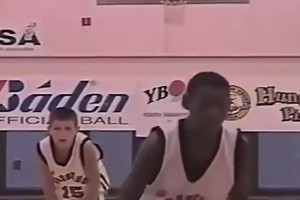 这个视频罕见啊！一起来看下，12岁的詹姆斯是怎么打球的